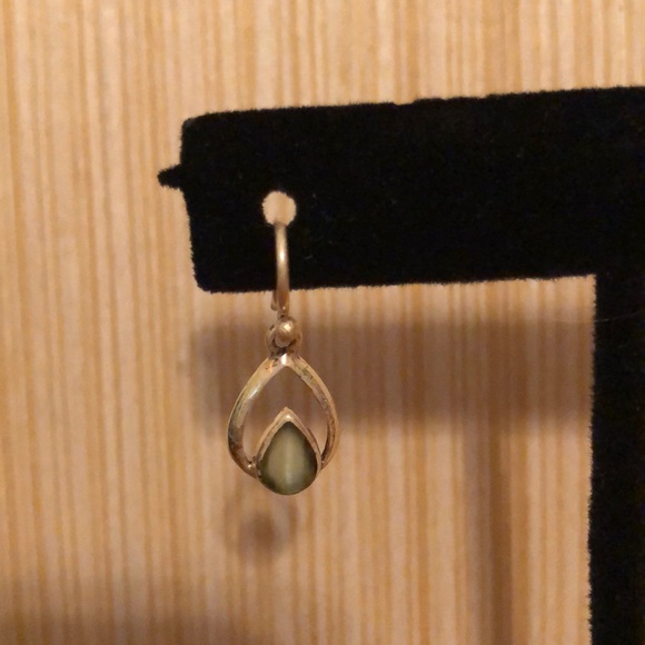 Sterling Silver & Green Gem Earrings - Picture 4 of 4